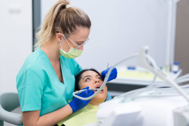 Best Emergency Tooth Extraction in Arbury Hls, IL